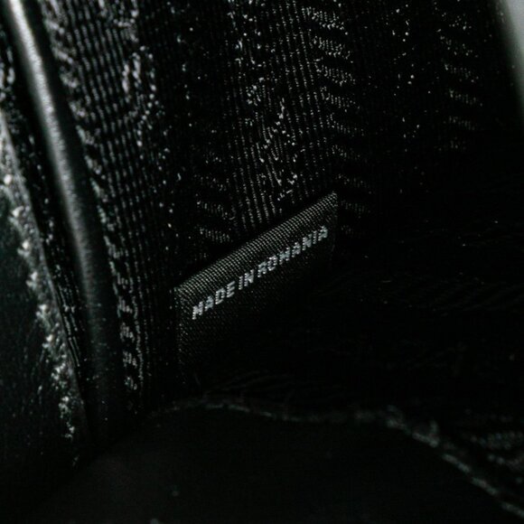 PRADA Black Leather Saffiano Shoulder Bag - Picture 10 of 11